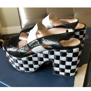 RAS woven checkered platform pumps